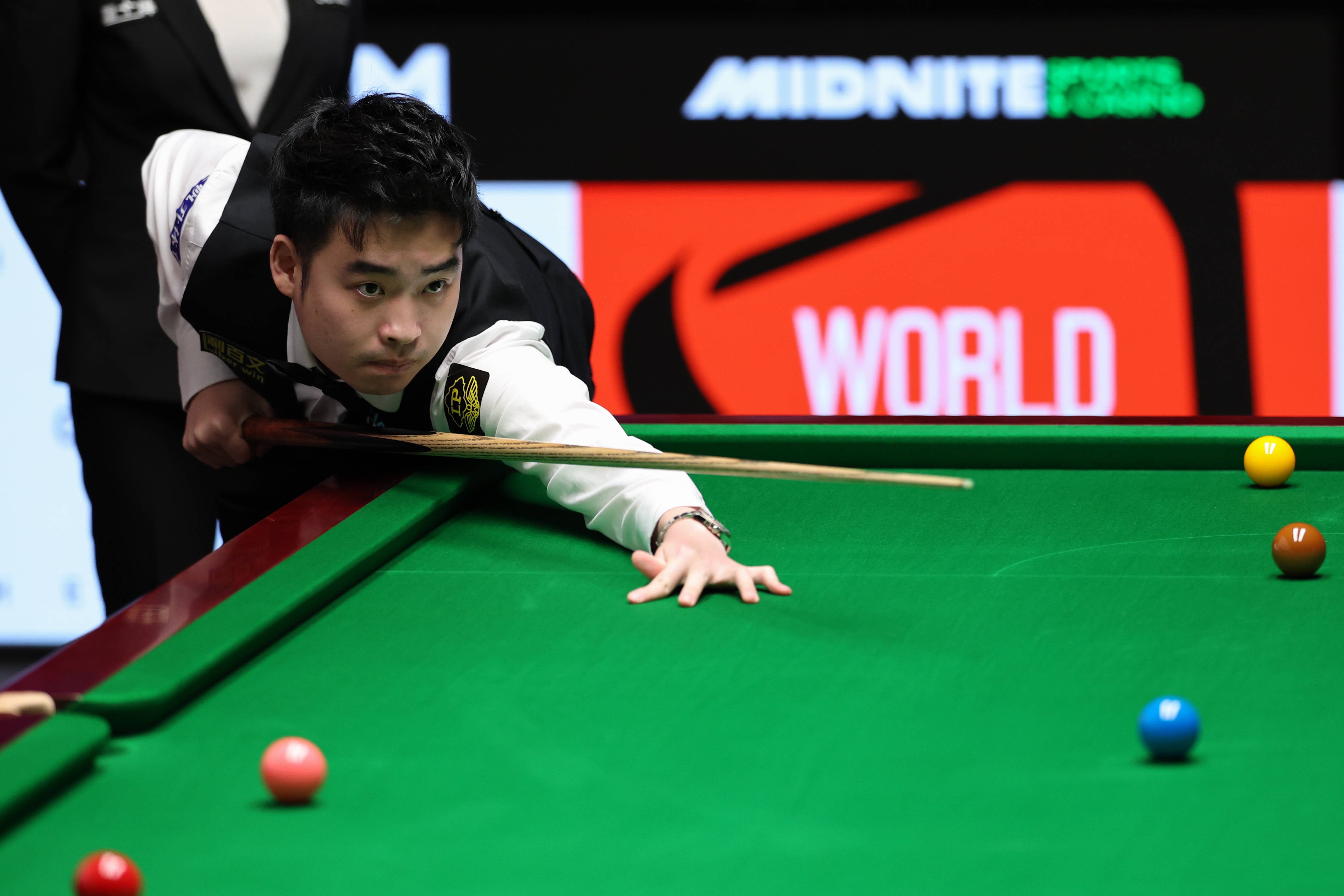 充满了挑战 充满了挑战